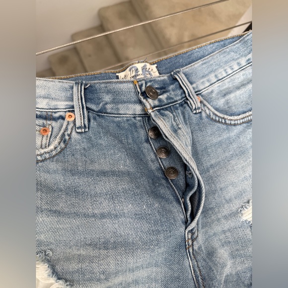 We The Free by Free People Loving Good Vibrations Blue Cutoff Denim Shorts 26 - Picture 5 of 8